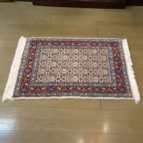 ペルシャ絨毯　ムード産　約84×58cm