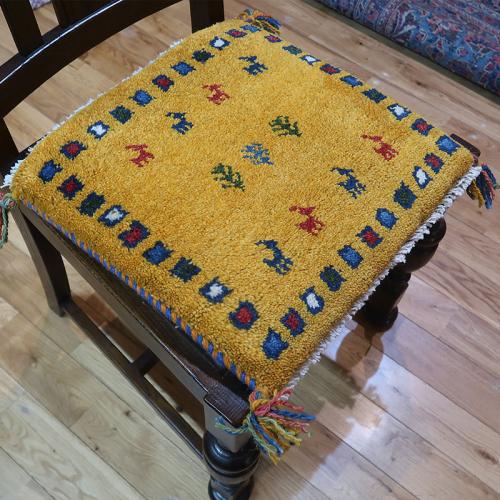 ペルシャ絨毯 - かわいらしい柄のペルシャギャッベ　座布団サイズ
