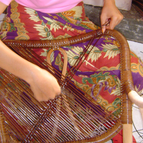 皮籐や芯籐で編む、巻く