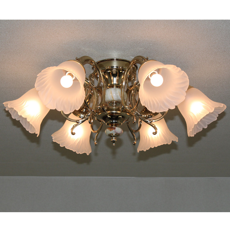 スペイン製のオニクスで装飾された6灯シーリングシャンデリアA型