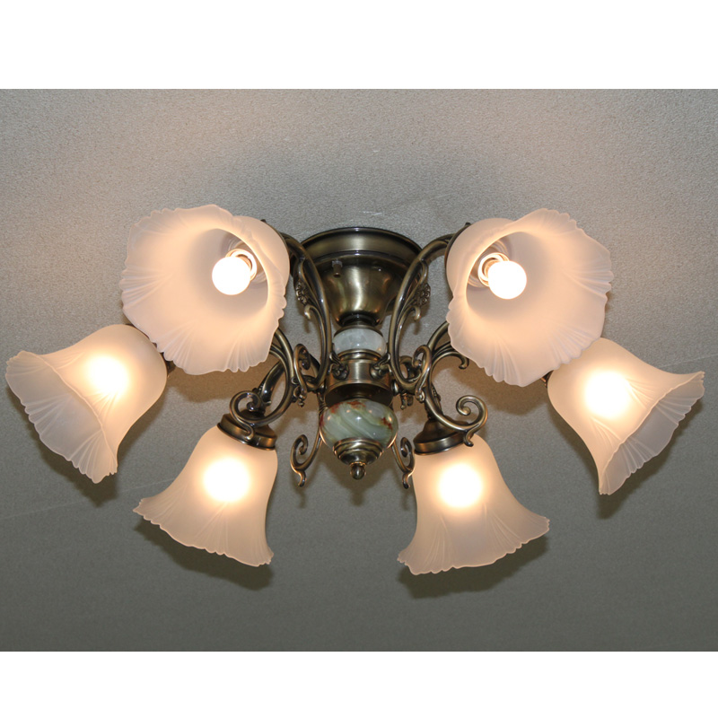 スペイン製のオニクスで装飾された6灯シーリングシャンデリアE型