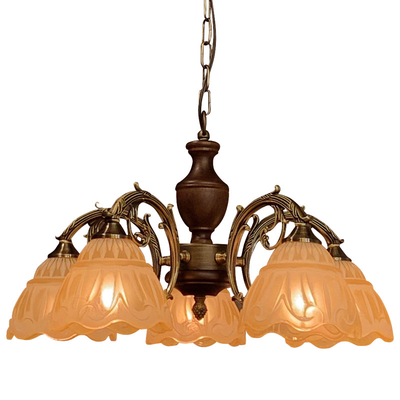 鋳物アームにエレガントな雰囲気のガラスをシェード合わせた5灯シャンデリア照明