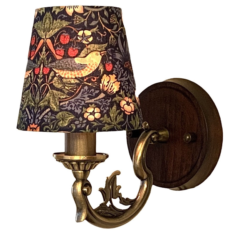 ウィリアムモリスのStrawberry Thief(イチゴ泥棒)デザイン生地を使用したブラケット