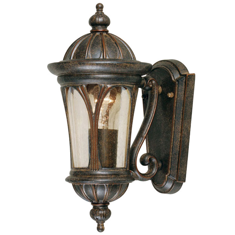 イギリス製の街路灯型1灯ブラケット照明　屋外用