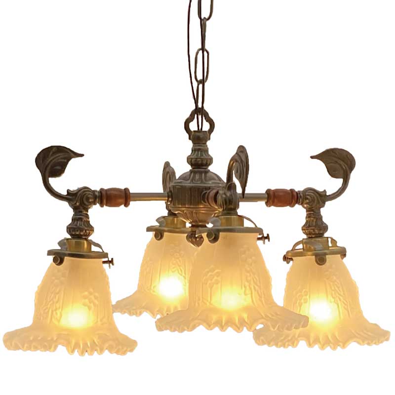 フレームに葉っぱのモチーフが付いた4灯シャンデリア照明　【送料無料】