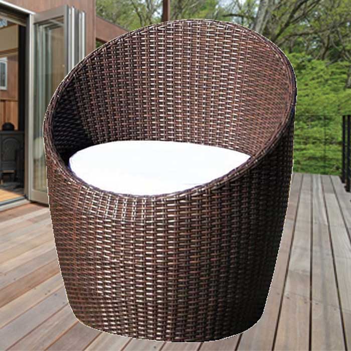 人工ラタンで作ったラウンドチェア　人工ラタン家具