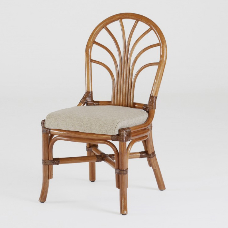 アイスクリームチェアと呼ばれるラタンダイニングチェア