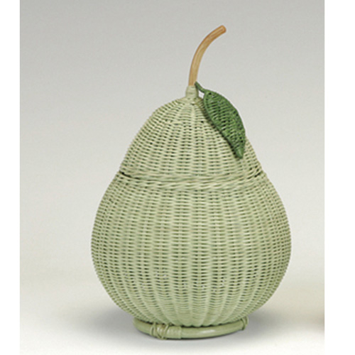 ラタンで作った洋ナシの形をしたバスケット　ラタン・籐家具
