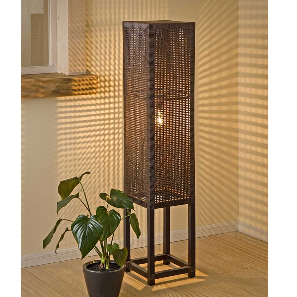 ベンチュラランプ　ラタン・籐家具