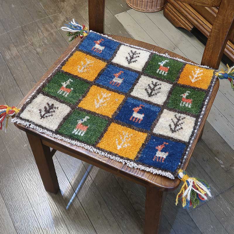 ペルシャ絨毯 - かわいらしい柄のペルシャギャッベ　座布団サイズ