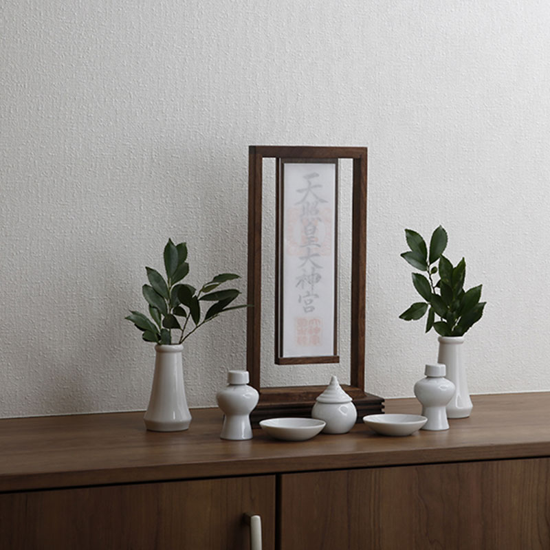 うかぶ神棚シリーズ-角形タイプ-置台セット　ウォールナット無垢材(ウレタン塗装)