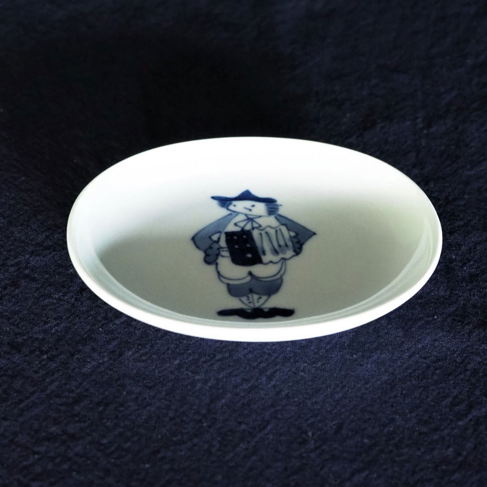 ミューシ゛ック・シリース゛ アコーテ゛ィオン小判小皿　青花　有田焼