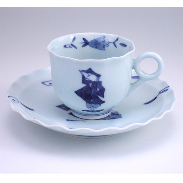 二人異人輪花コーヒー碗皿  有田焼　青花