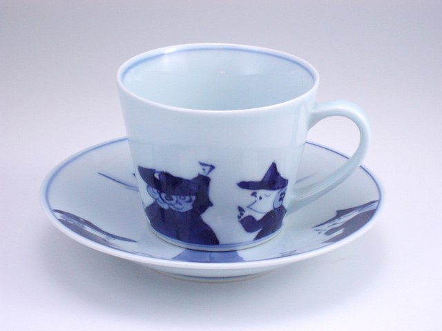 異人群そば型コーヒー碗皿  有田焼　青花