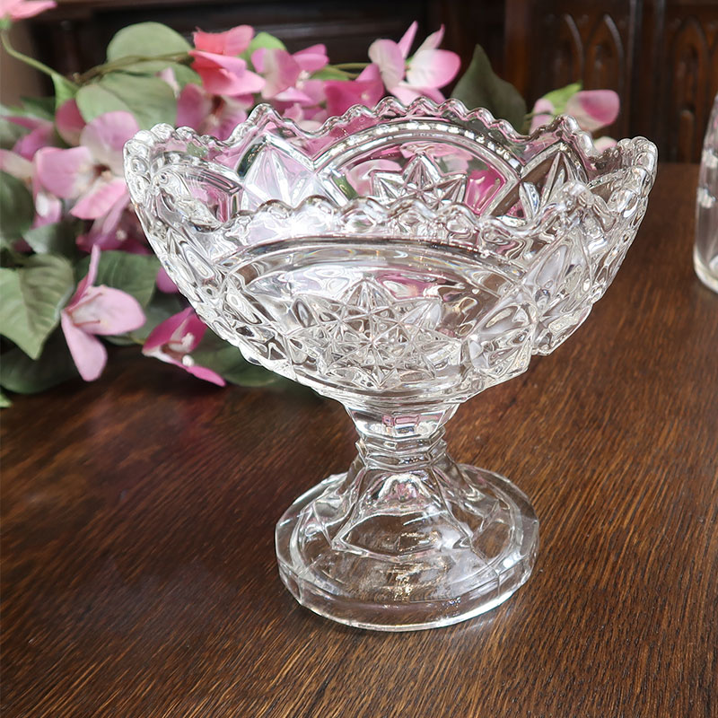 イギリスより直輸入したアンティークガラスのシュガーボウル(コンポート)　#146