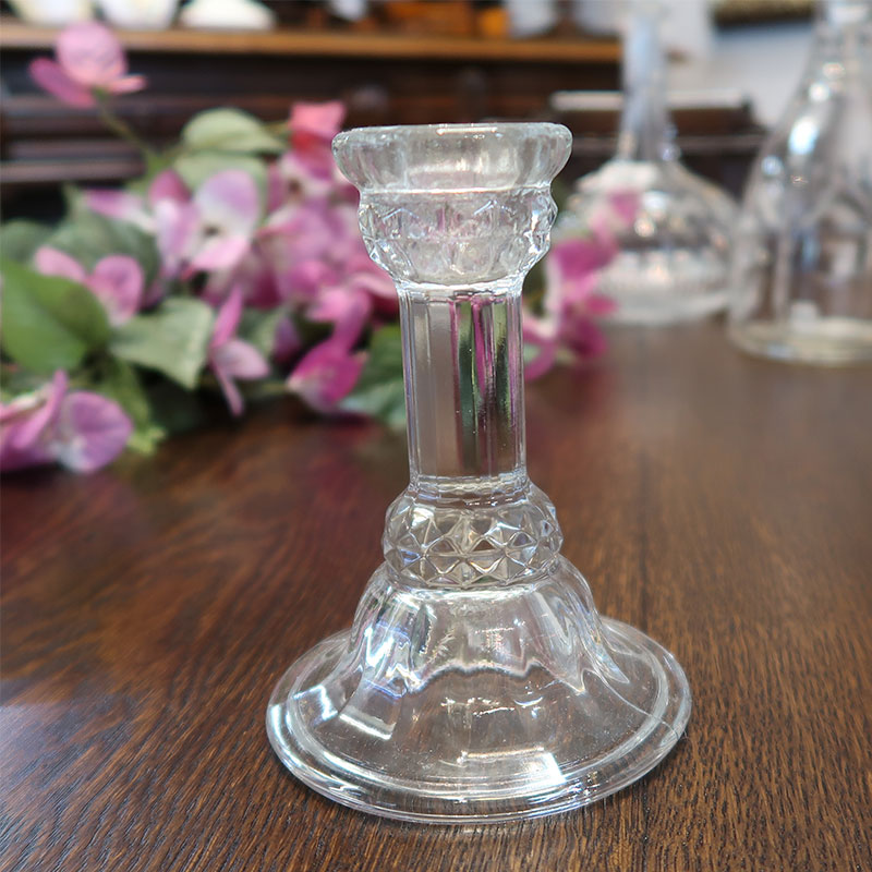 イギリスより直輸入したアンティークガラスのかわいいキャンドルスタンド(ろうそく立)#170