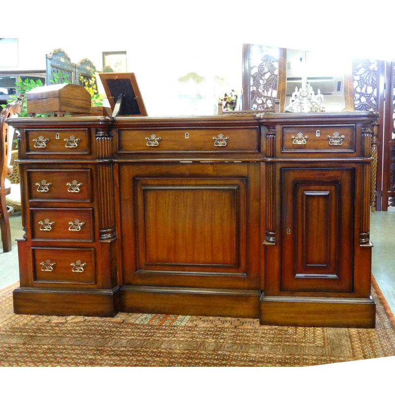 高級材マホガニー材で作られた140cm幅のプレジデントデスク(両袖机)　アンティーク調家具【輸入家具