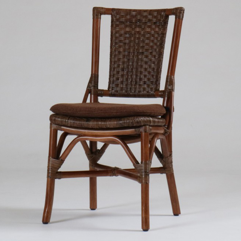 ロングセラーのラタンダイニングチェア・モンセラ　カザマ　　ラタン・籐家具