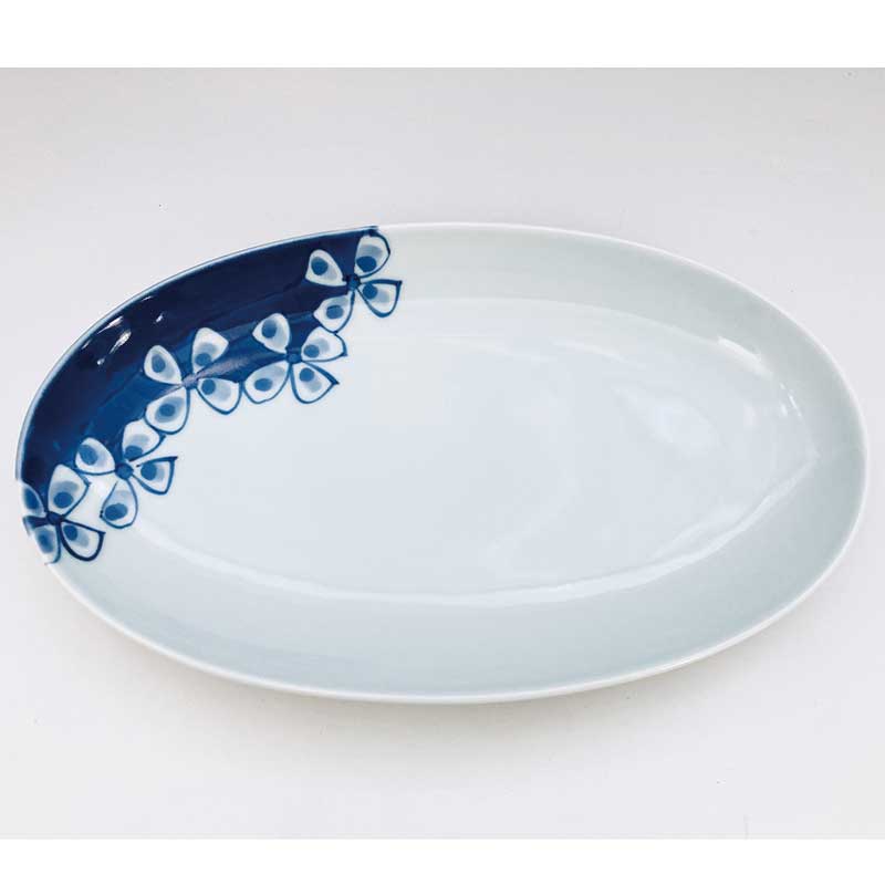 花つなぎ小判幅広焼皿　青花　有田焼