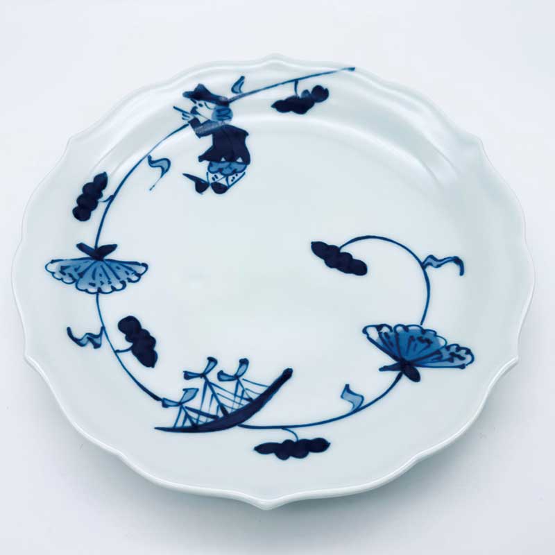 牡丹唐草異人桔梗渕台皿　青花　有田焼