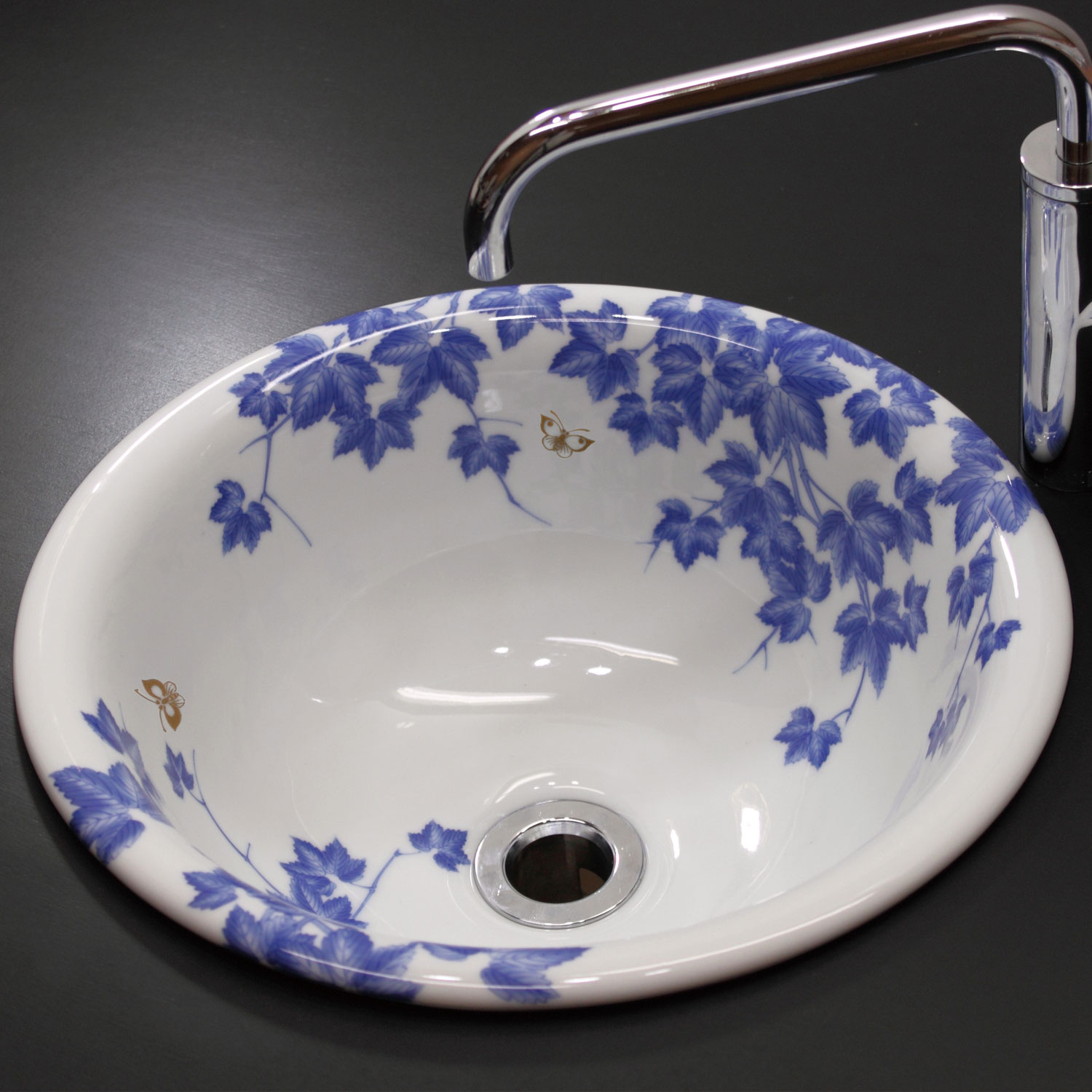 有田焼の手洗い器　300染付ツタ 絵丸型