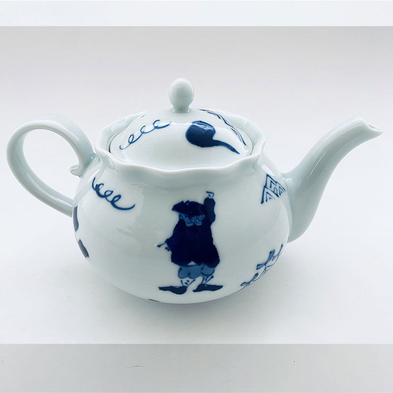 異人づくし輪花ポット　有田焼　青花