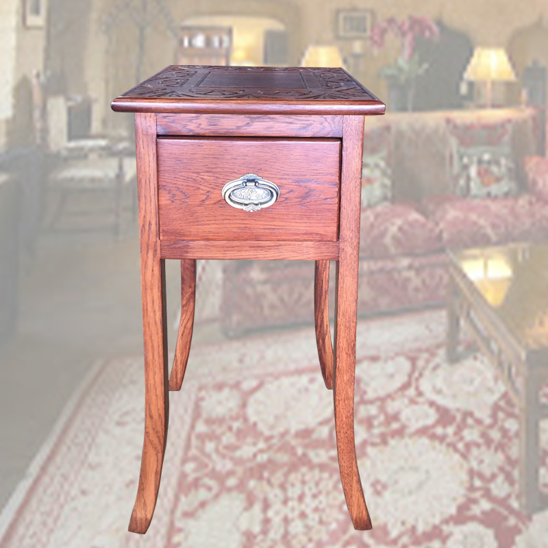 天板の彫刻が素敵なアンティーク調スリムテーブル　輸入家具　【送料無料】