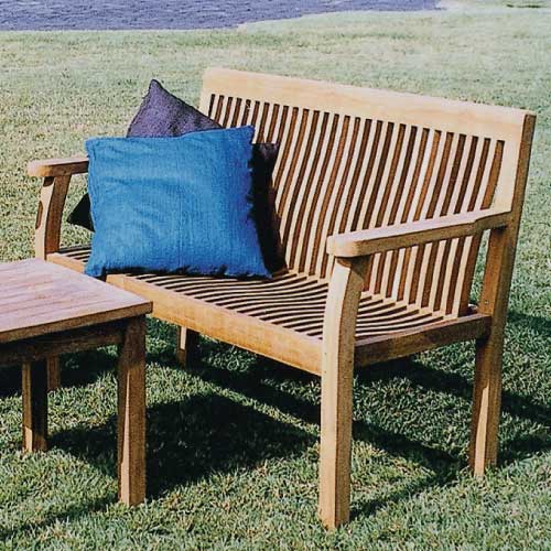 公共施設でも使われているパブリックベンチ