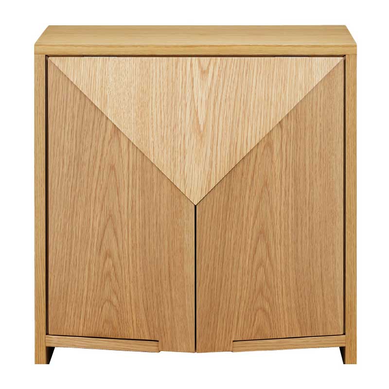 オーク材で造られた扉が3方に開いて収納されるミニ仏壇