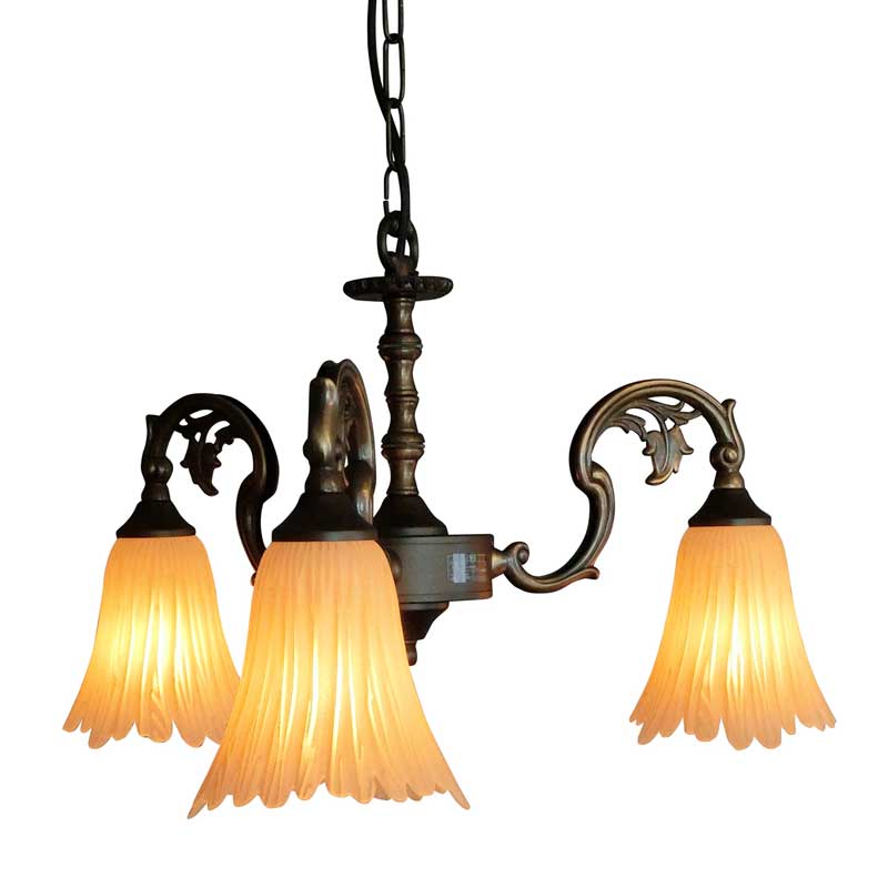 イタリア製ガラス、本体には葉っぱをモチーフにした5灯シャンデリア照明　イタリア製