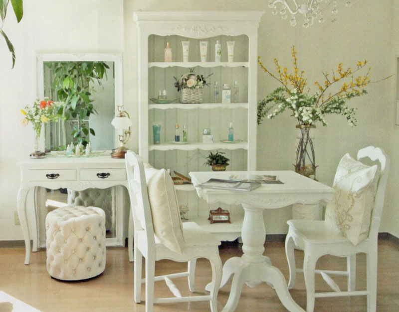 カントリーコーナー社製
アンティーク書棚