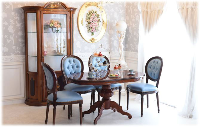 ルネッサンスイタリアの本革ダイニング5点セットの写真