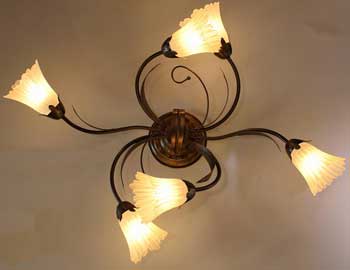 下からのアングル