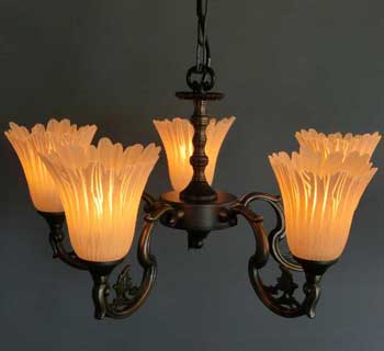 合わせて取り付けたい5灯シャンデリア