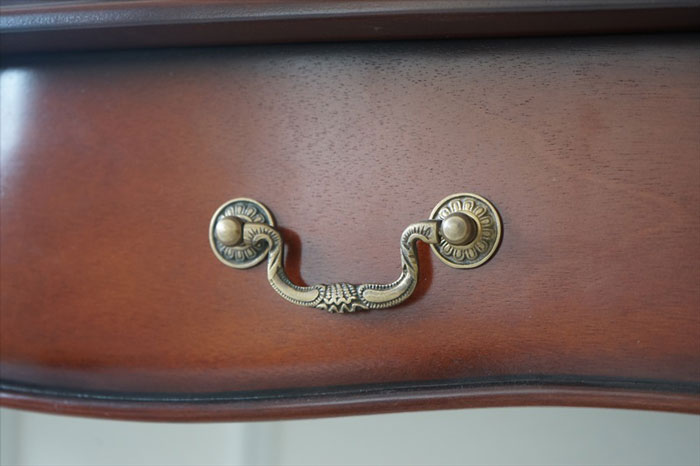 アンティーク調ドレッサーの写真