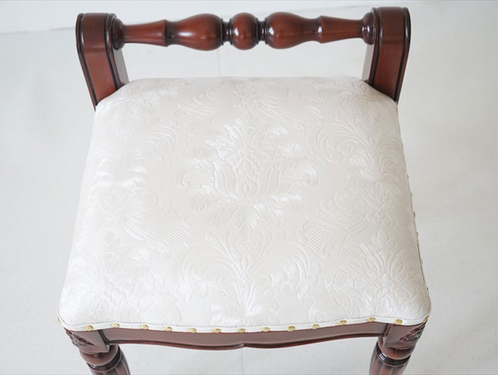 アンティーク調ドレッサーの写真