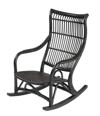 クッションを外したラタンロッキングの姿