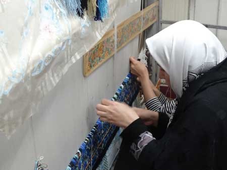 絨毯の織子qum-9