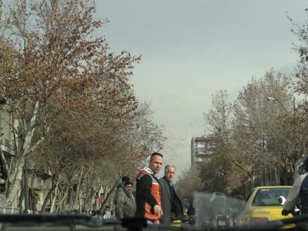 バザールまでの道で