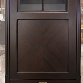 扉前面の模様張り