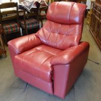 牛革のなめらかな質感の高級電動リクライナー-レッド