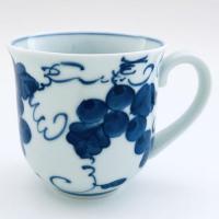 ぶどう　反マグカップ　青花　有田焼