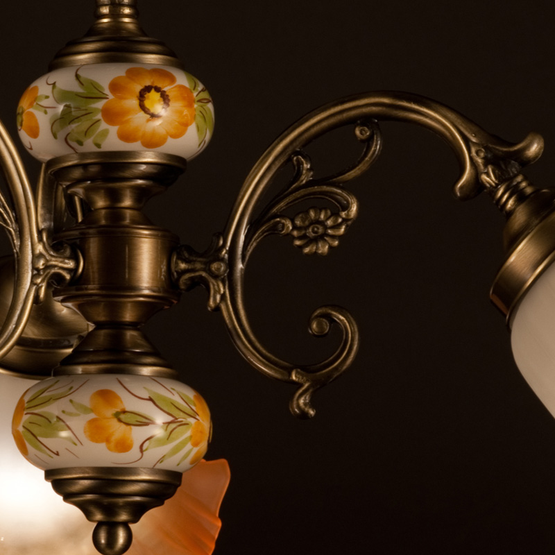 スペイン製の手書きの陶器で装飾された3灯シャンデリア いい家具ネット