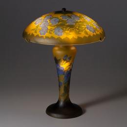 木蓮がモチーフの4灯テーブルスタンド照明　(マグノリア)　ガレコレクション