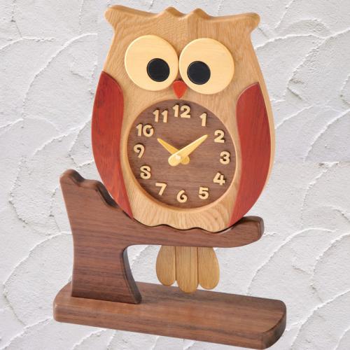 かわいらしい木製のふくろう時計(置き型) 【送料無料】