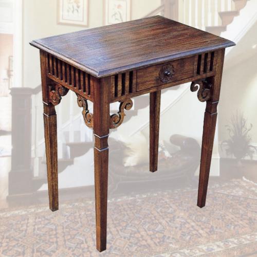 透かし彫り入りの可愛らしいテーブル　アジアン家具