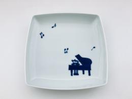 音符とピアノ スクエアプレートM 青花　有田焼