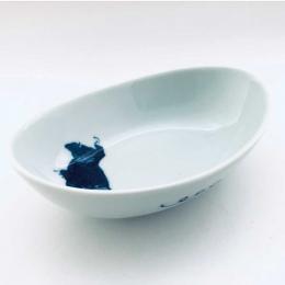 カール紅毛人楕円小鉢　青花　有田焼