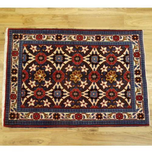 ペルシャ絨毯　バラミン産　オールド　約96×67cm
