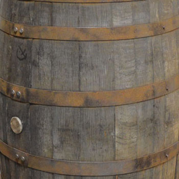 無塗装のウイスキー樽